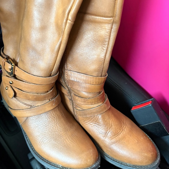 Steve Madden Tan Knee-High Riding Boots with Buckle Detail - Picture 2 of 6